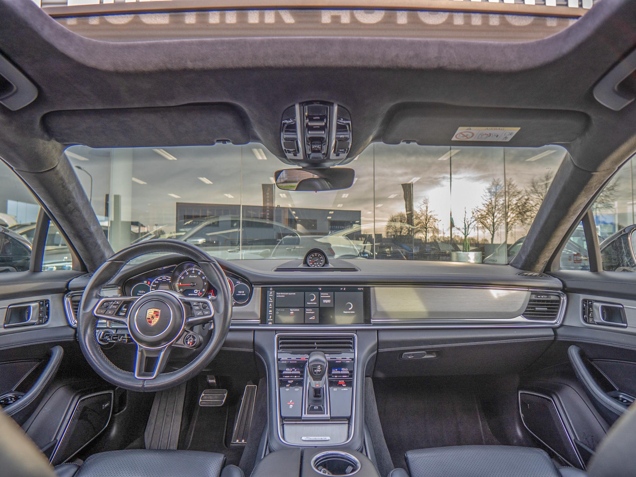 Foto van Porsche Panamera Turbo