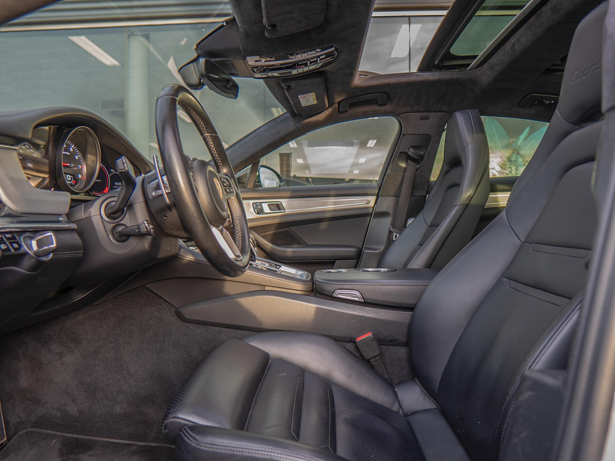 Foto van Porsche Panamera Turbo