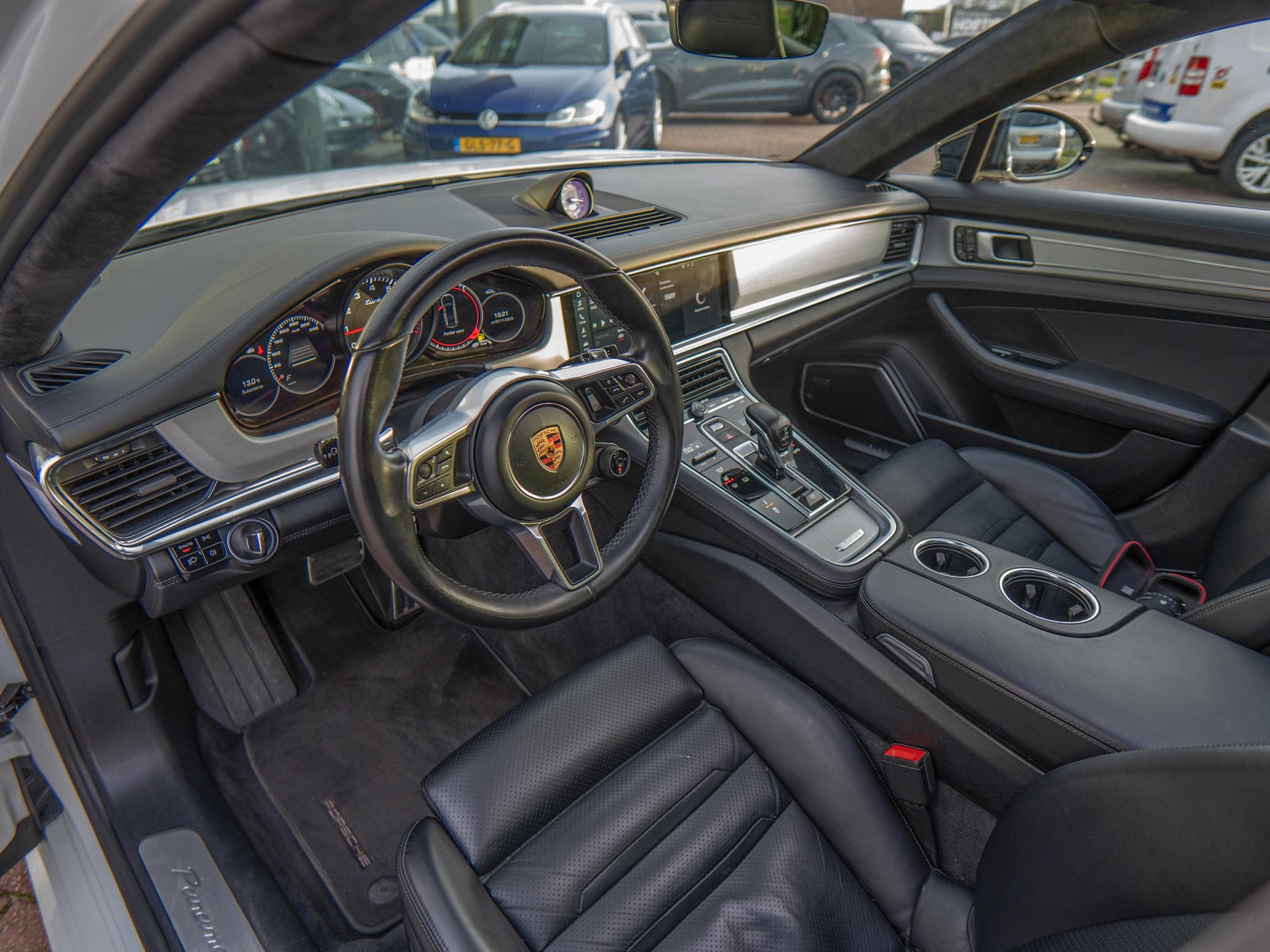 Foto van Porsche Panamera Turbo