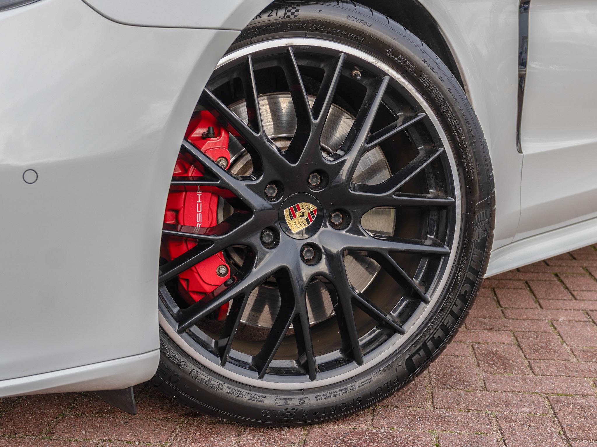 Foto van Porsche Panamera Turbo
