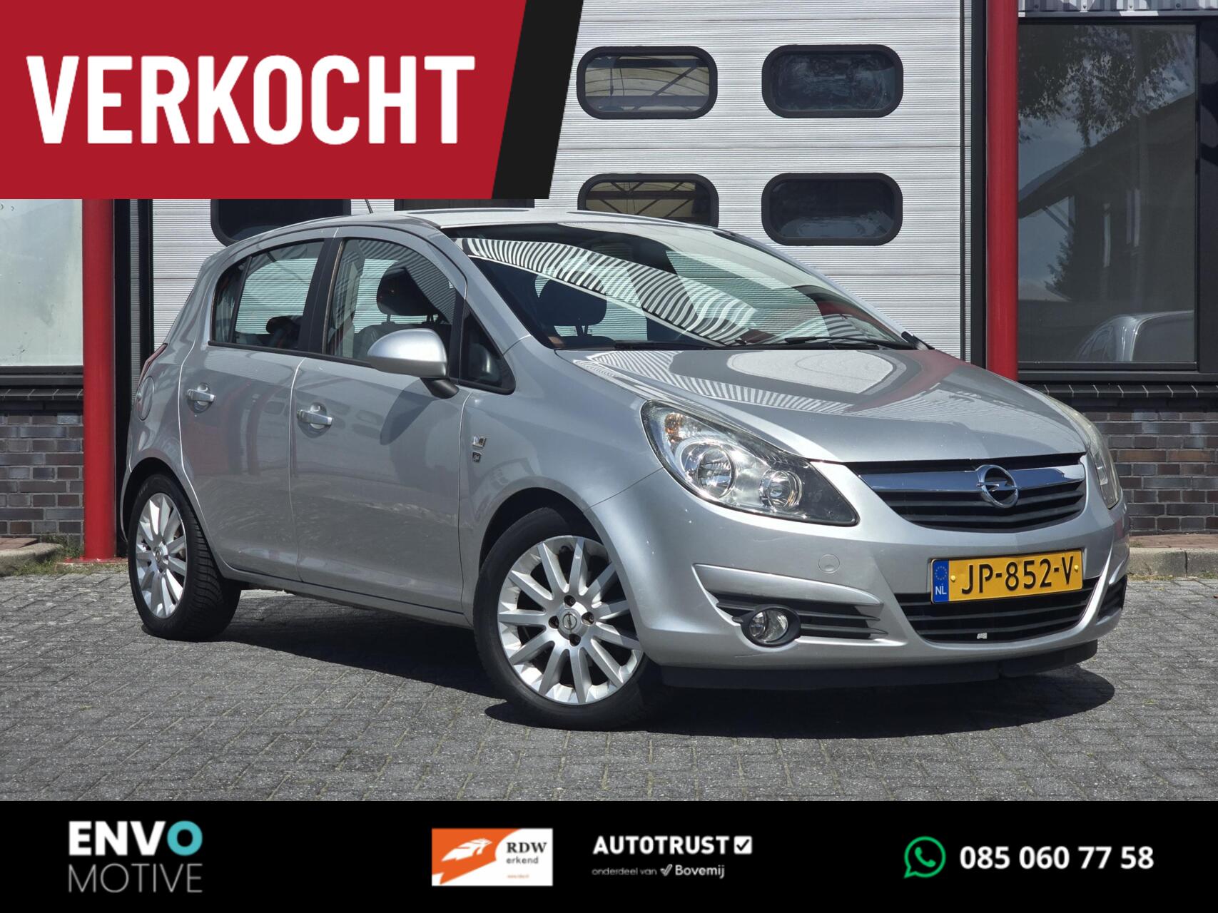 Opel Corsa 1.4-16V '111' Edition Airco/Fietsendrager/Cruise 2010 - voorkant