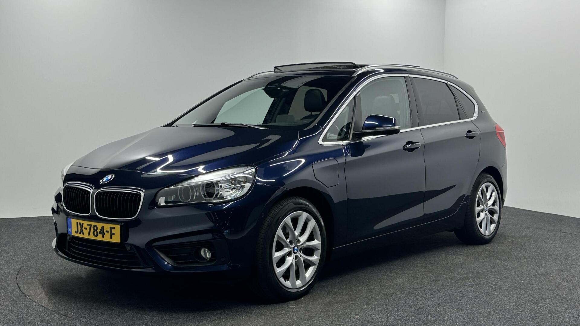 BMW 2-serie Active Tourer 225xe Centennial High Executive PANO LEER HEAD UP. 2016 - voorkant