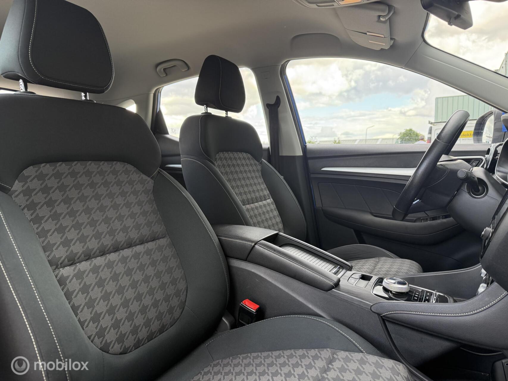 Foto van MG MG ZS Ev