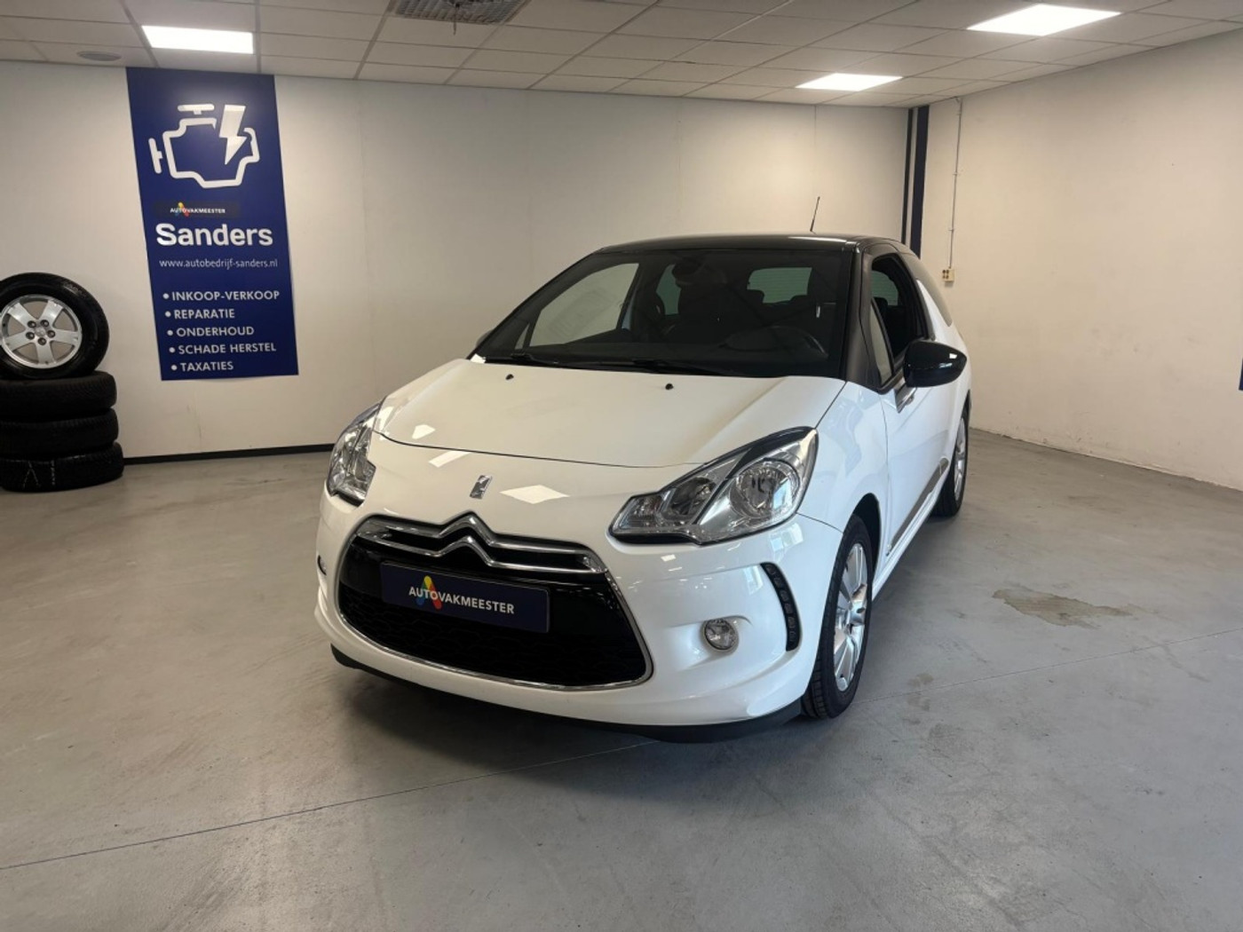 DS DS 3 1.2 So Chic zwarte hemel/clima 2016 - voorkant