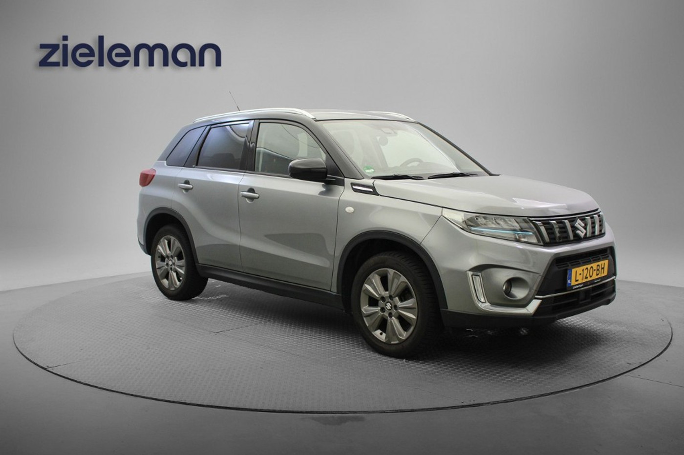 Suzuki Vitara 1.4 Boosterjet Select Smart Hybrid - Carplay, Camera, Clima, Stoelverw. Trekhaak 2021 - voorkant