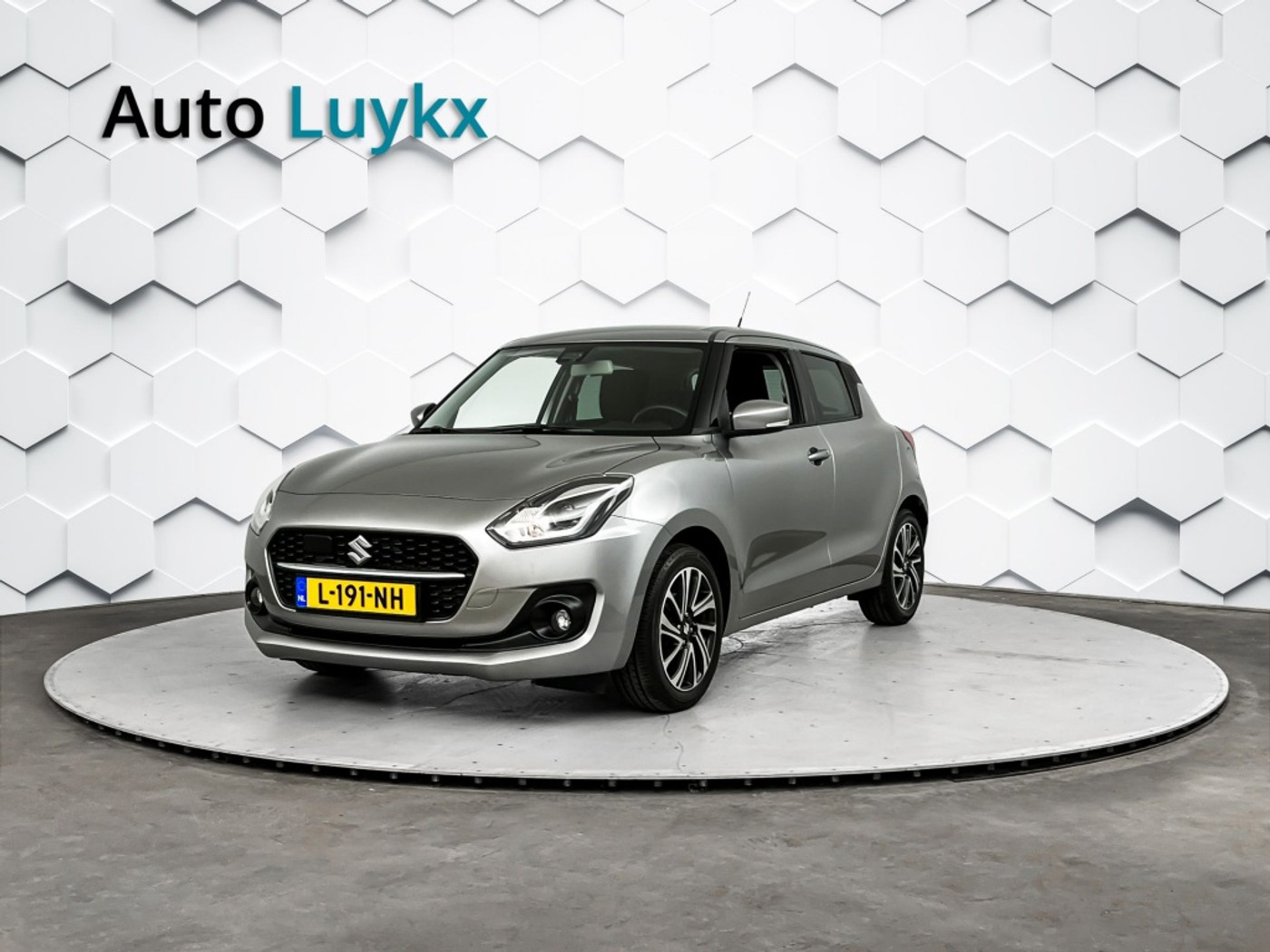Suzuki Swift 1.2 Style Smart Hybrid | Navigatie | Adaptieve Cruise Control | Climate Control 2021 - voorkant