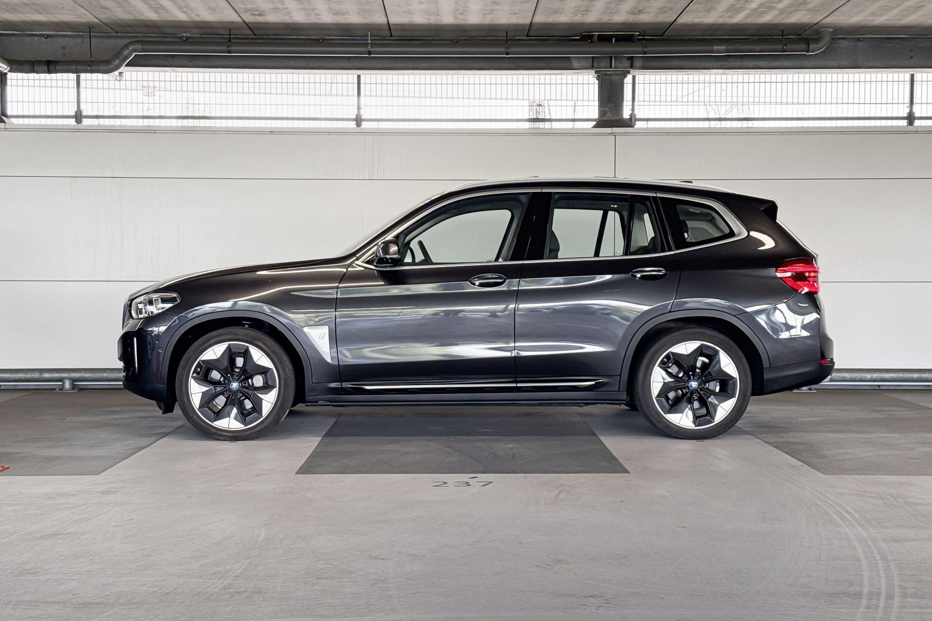 Foto van BMW Ix3