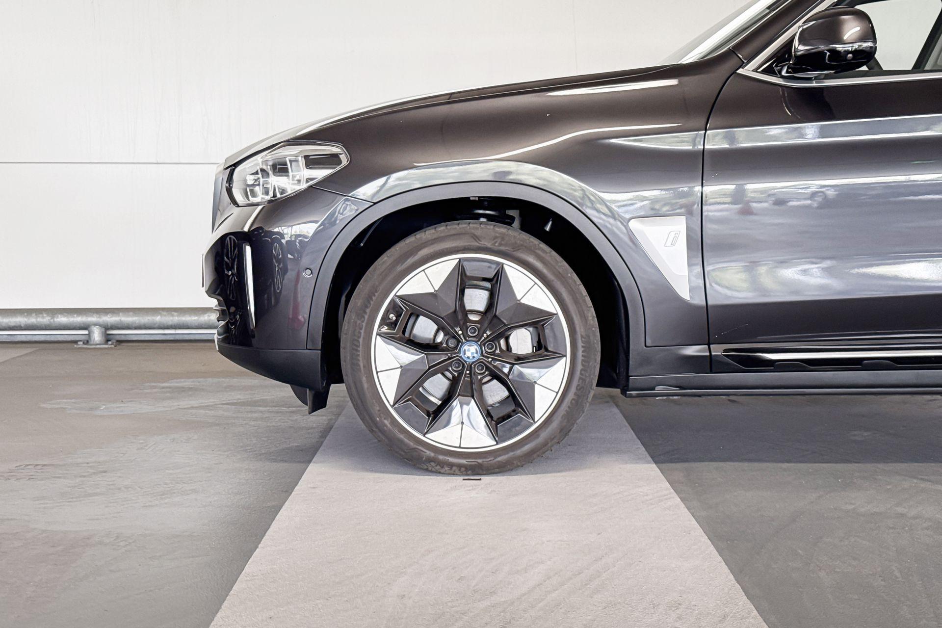 Foto van BMW Ix3