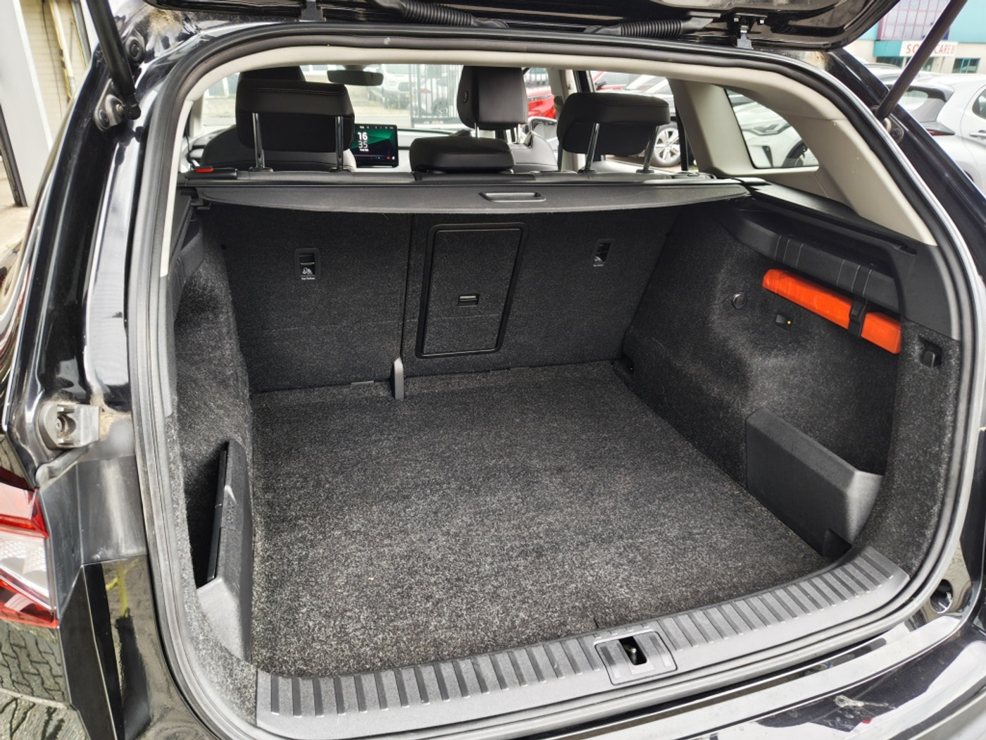 Foto van Skoda Enyaq 80