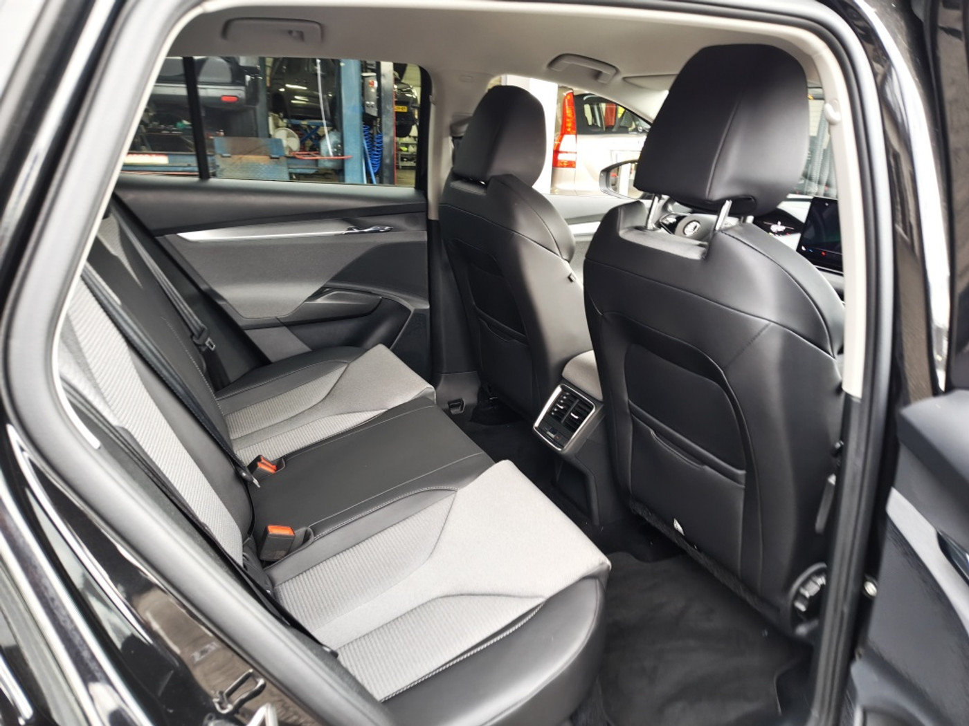 Foto van Skoda Enyaq 80