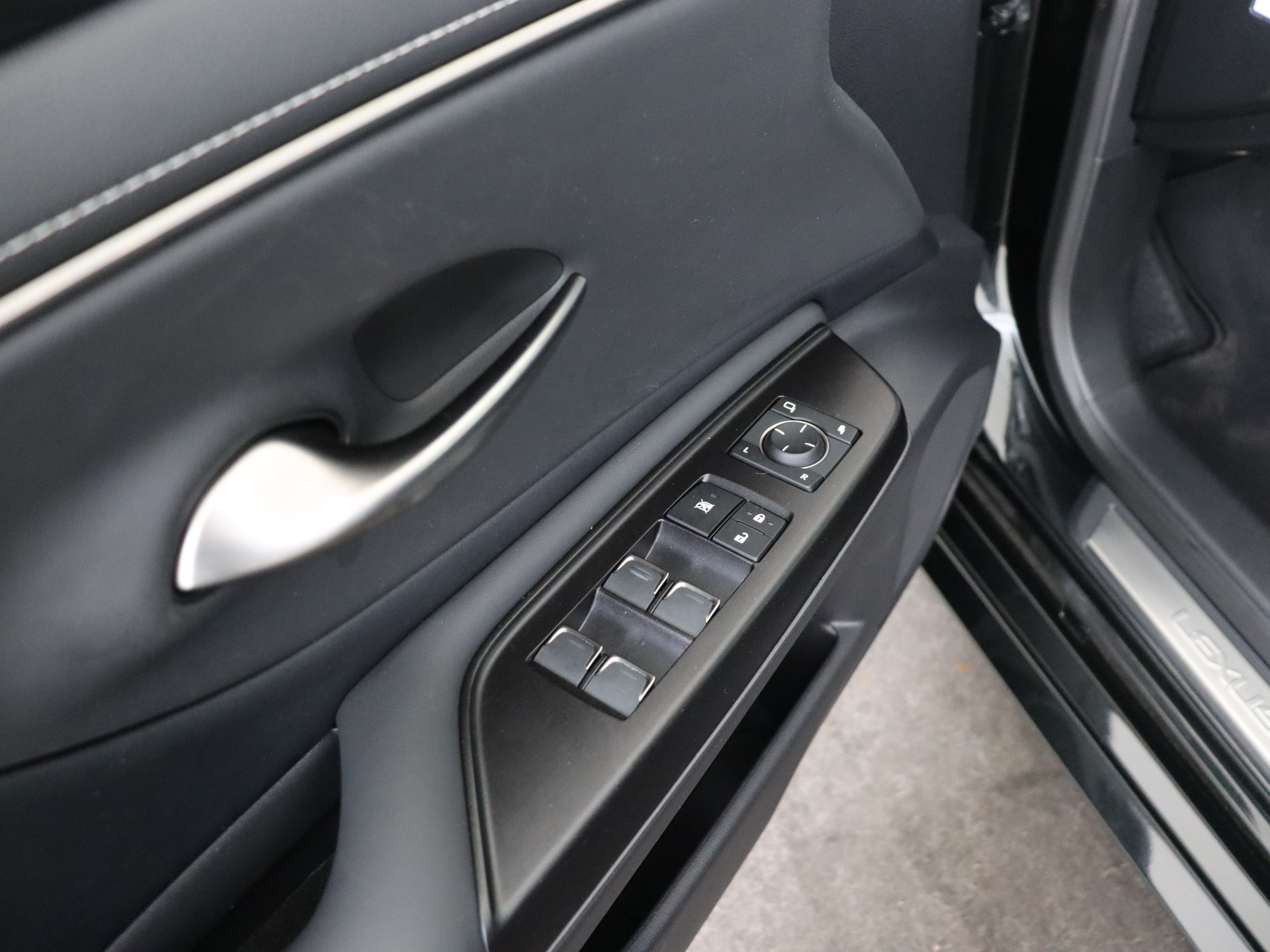 Foto van Lexus Lexus Es300h