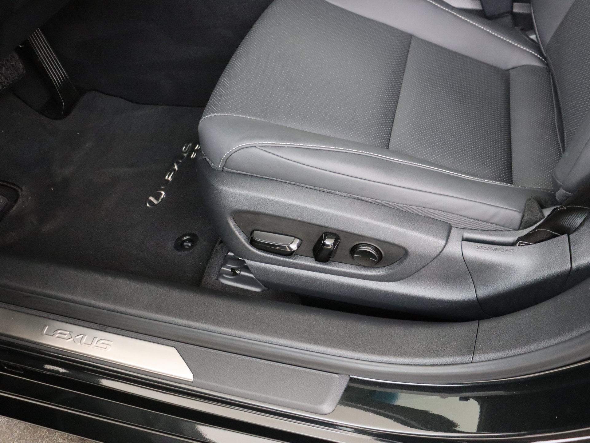 Foto van Lexus Lexus Es300h