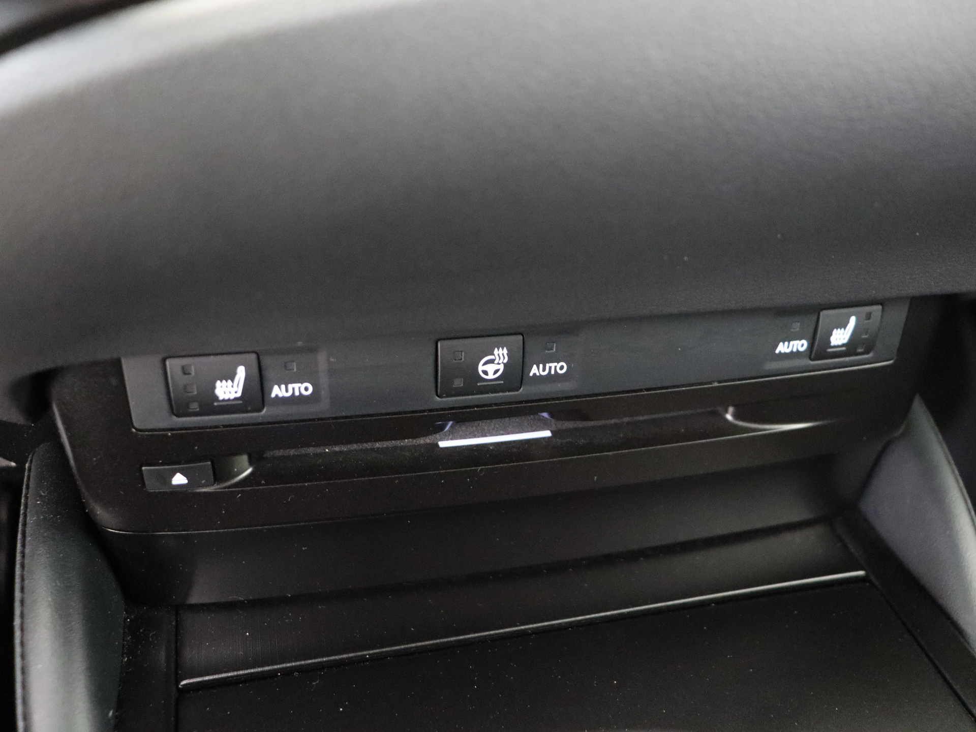 Foto van Lexus Lexus Es300h