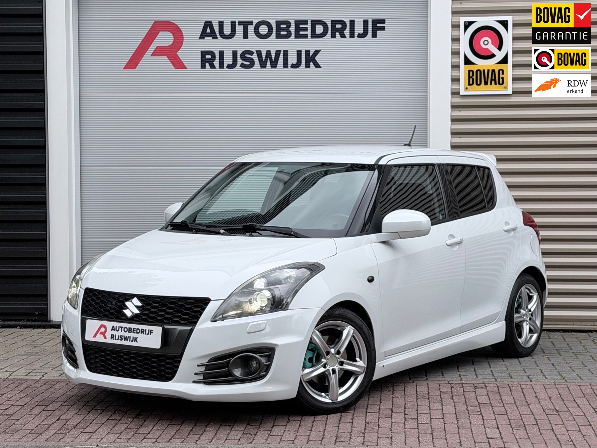 Suzuki Swift 1.6 Sport Navigatie/Camera/Xenon 2014 - voorkant