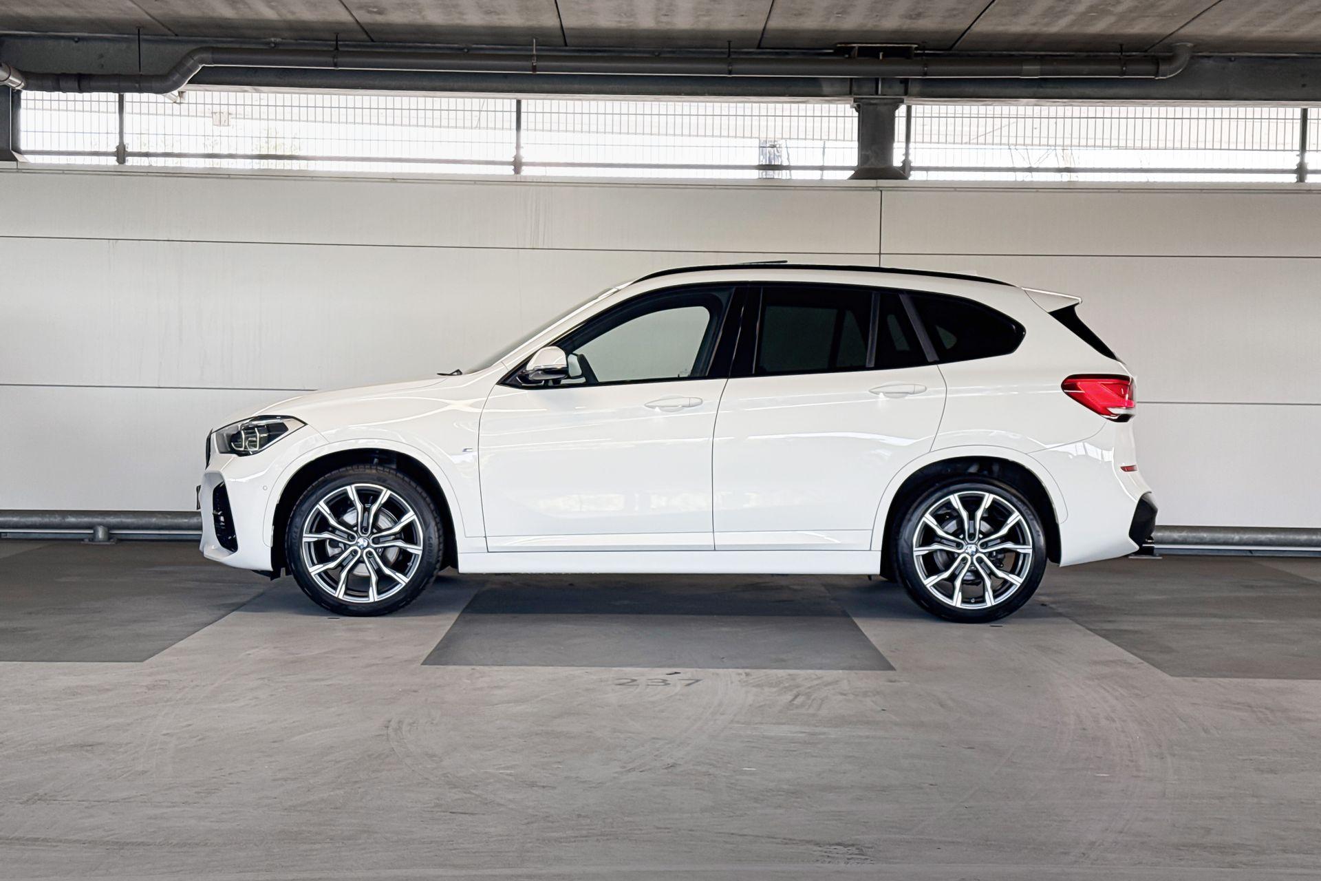 Foto van BMW X1 Sdrive18i