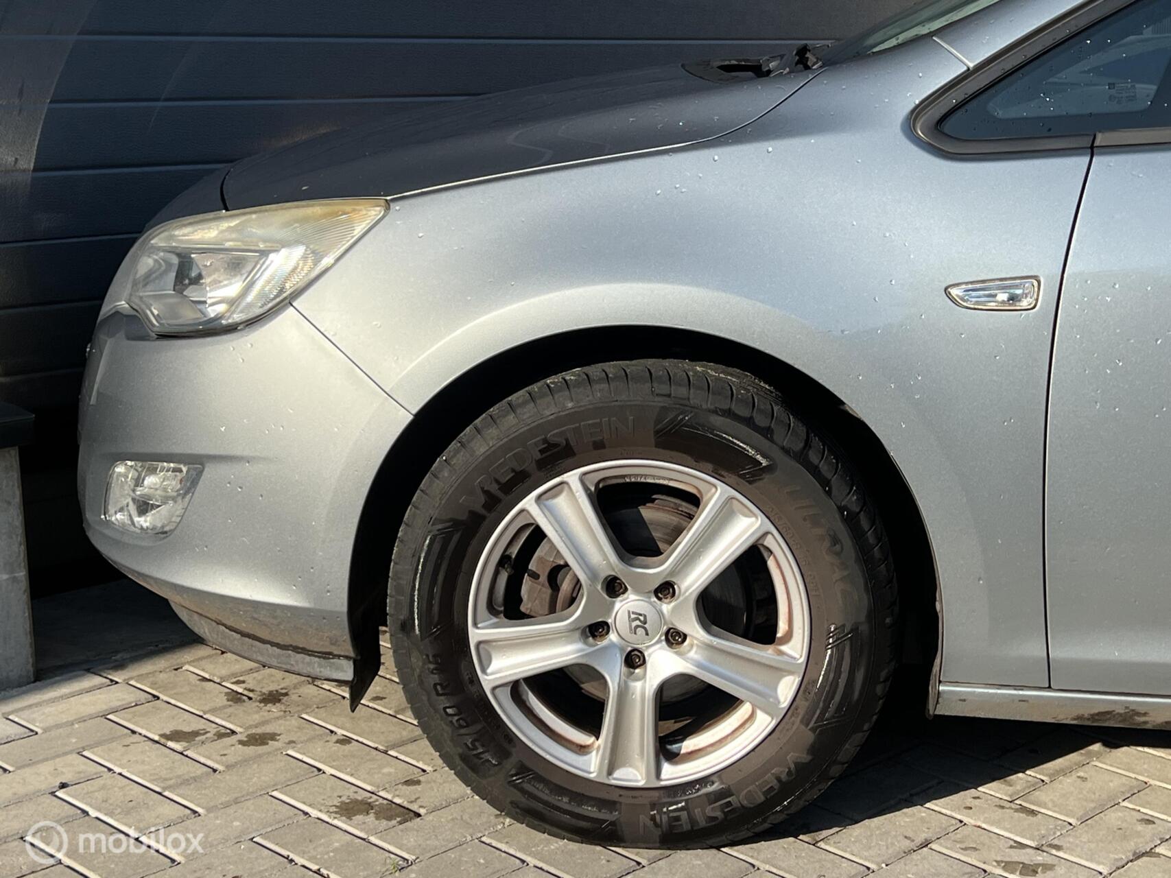 Foto van Opel Astra Sports Tourer