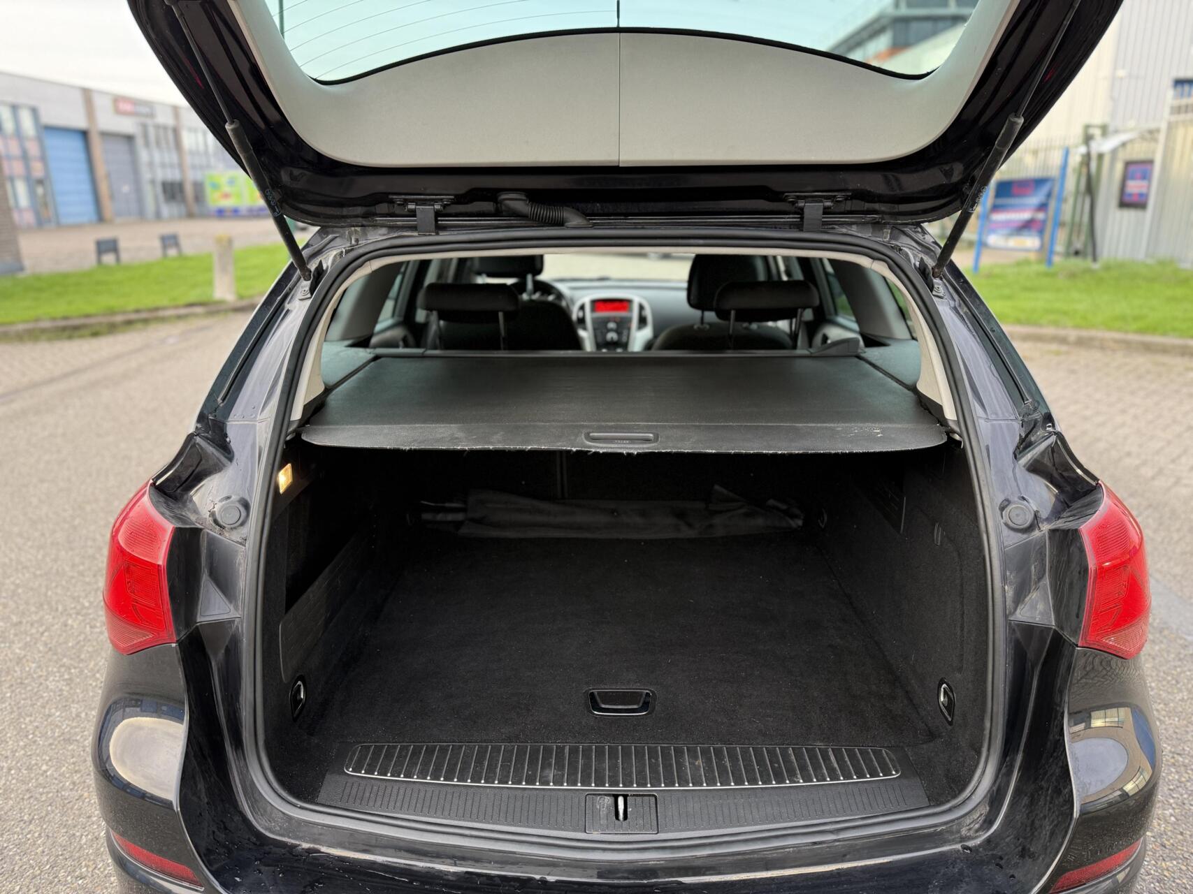 Foto van Opel Astra Sports Tourer