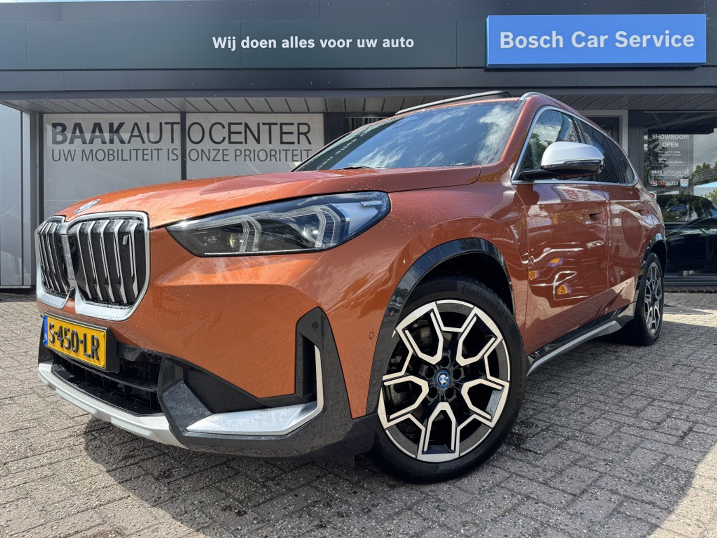 Foto van BMW Ix1 Xdrive30
