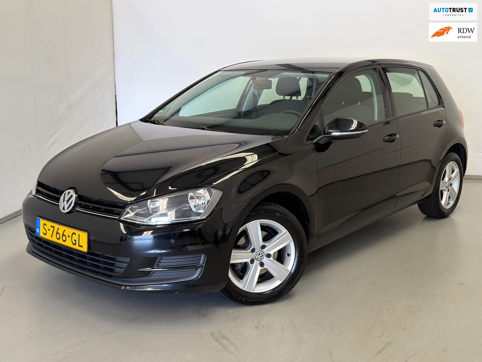 Volkswagen Golf 1.2 TSI Trendline / 5-deurs / Clima / PDC 2015 - voorkant