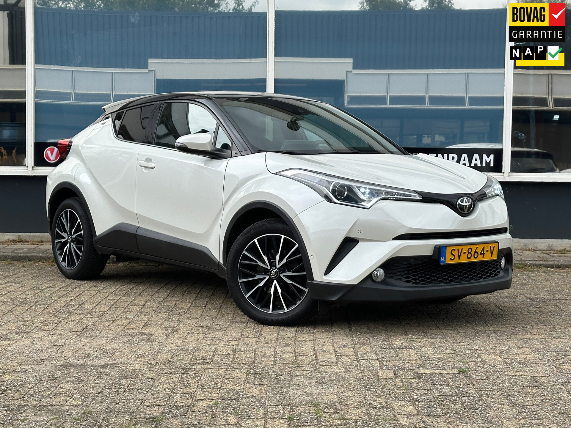 Toyota Toyota C-hr 1.2 Executive AUT/CAM/PDC/STOELVERW 2018 - voorkant