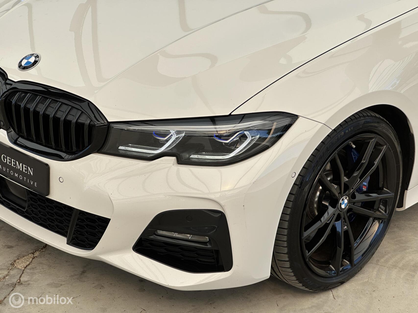 Foto van BMW 330i