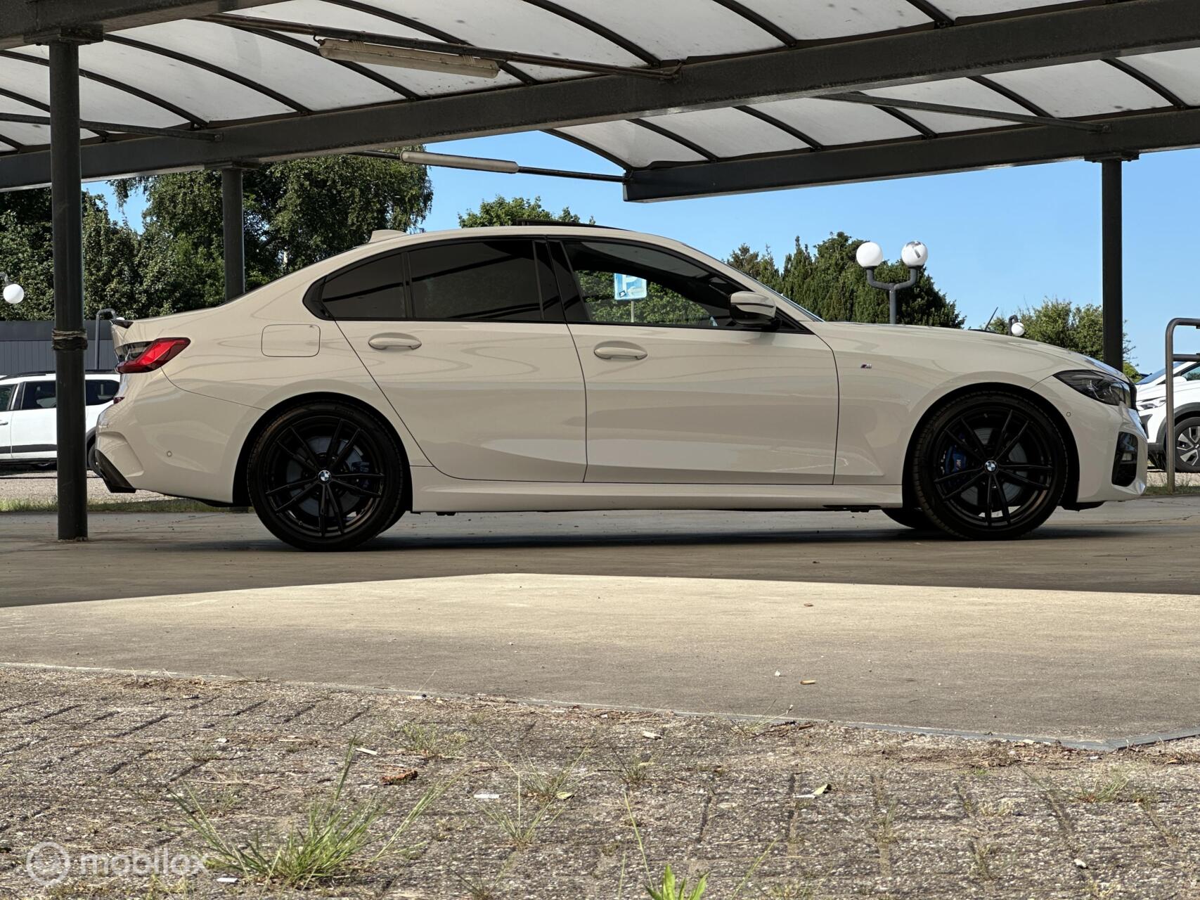 Foto van BMW 330i