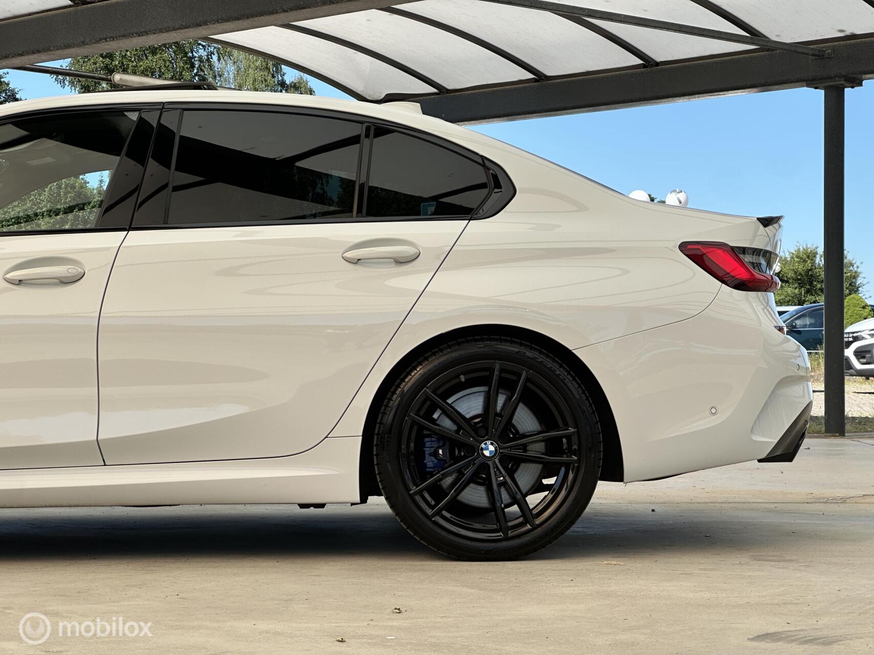 Foto van BMW 330i