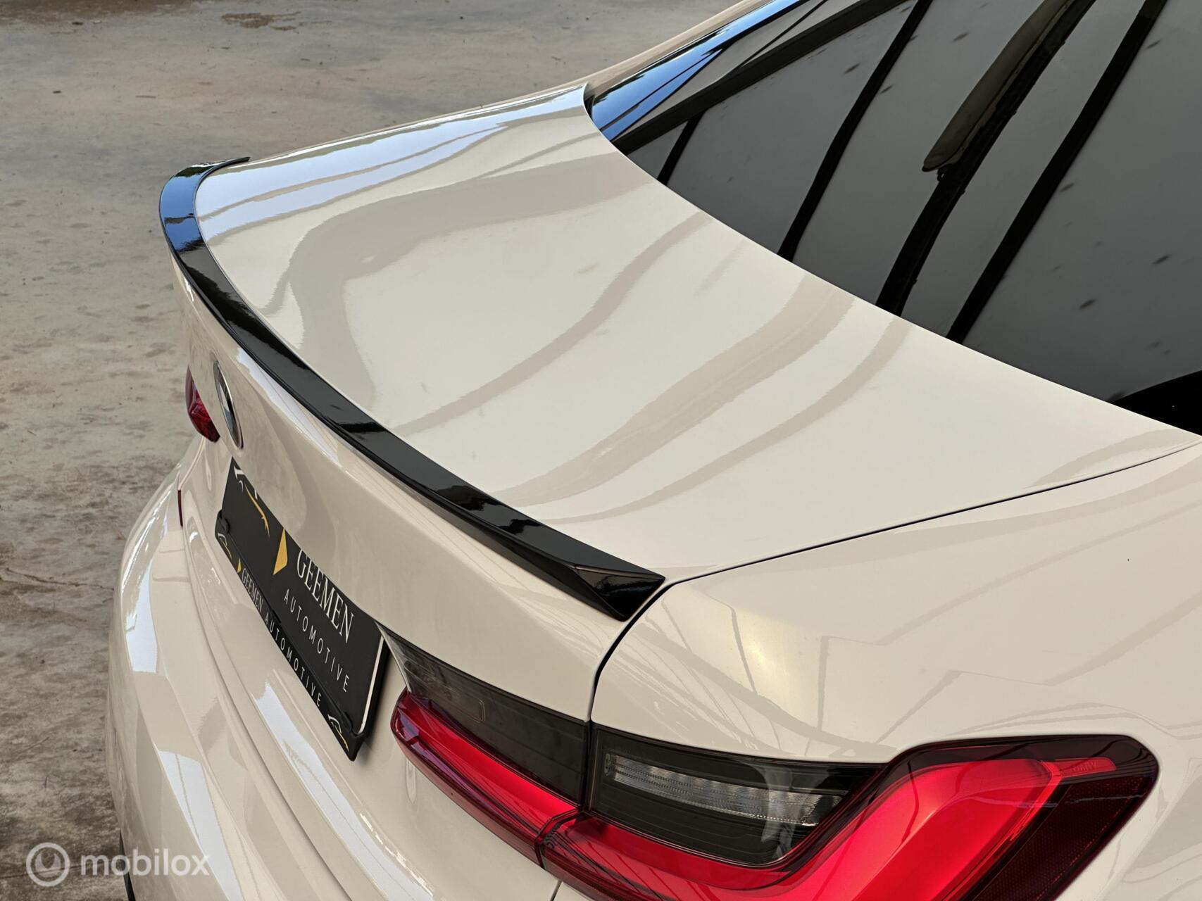 Foto van BMW 330i