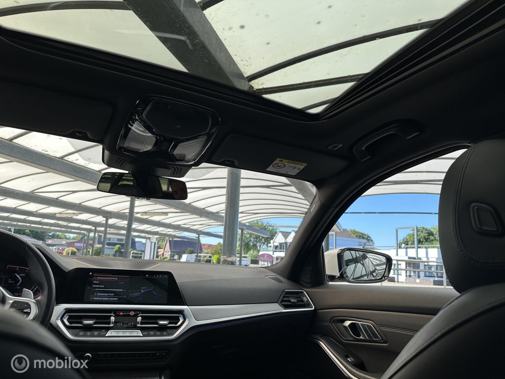 Foto van BMW 330i