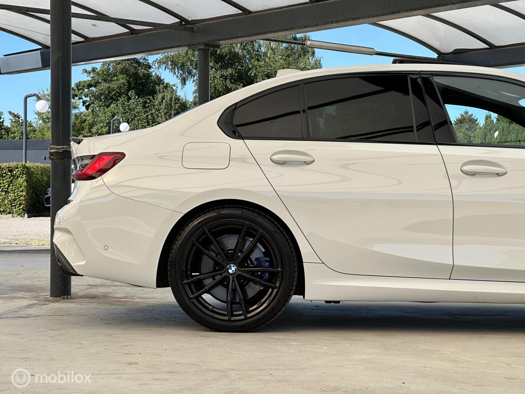 Foto van BMW 330i