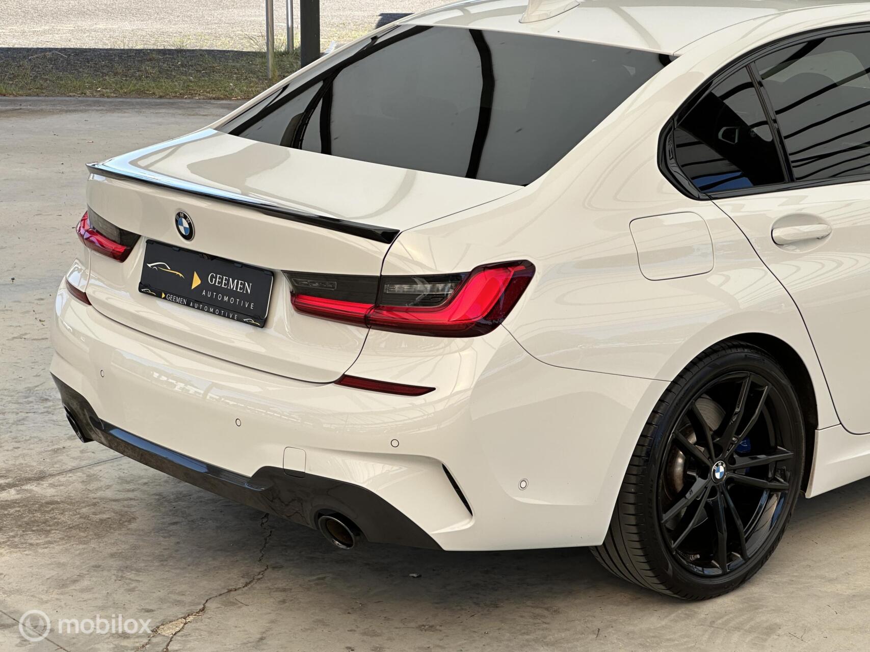 Foto van BMW 330i