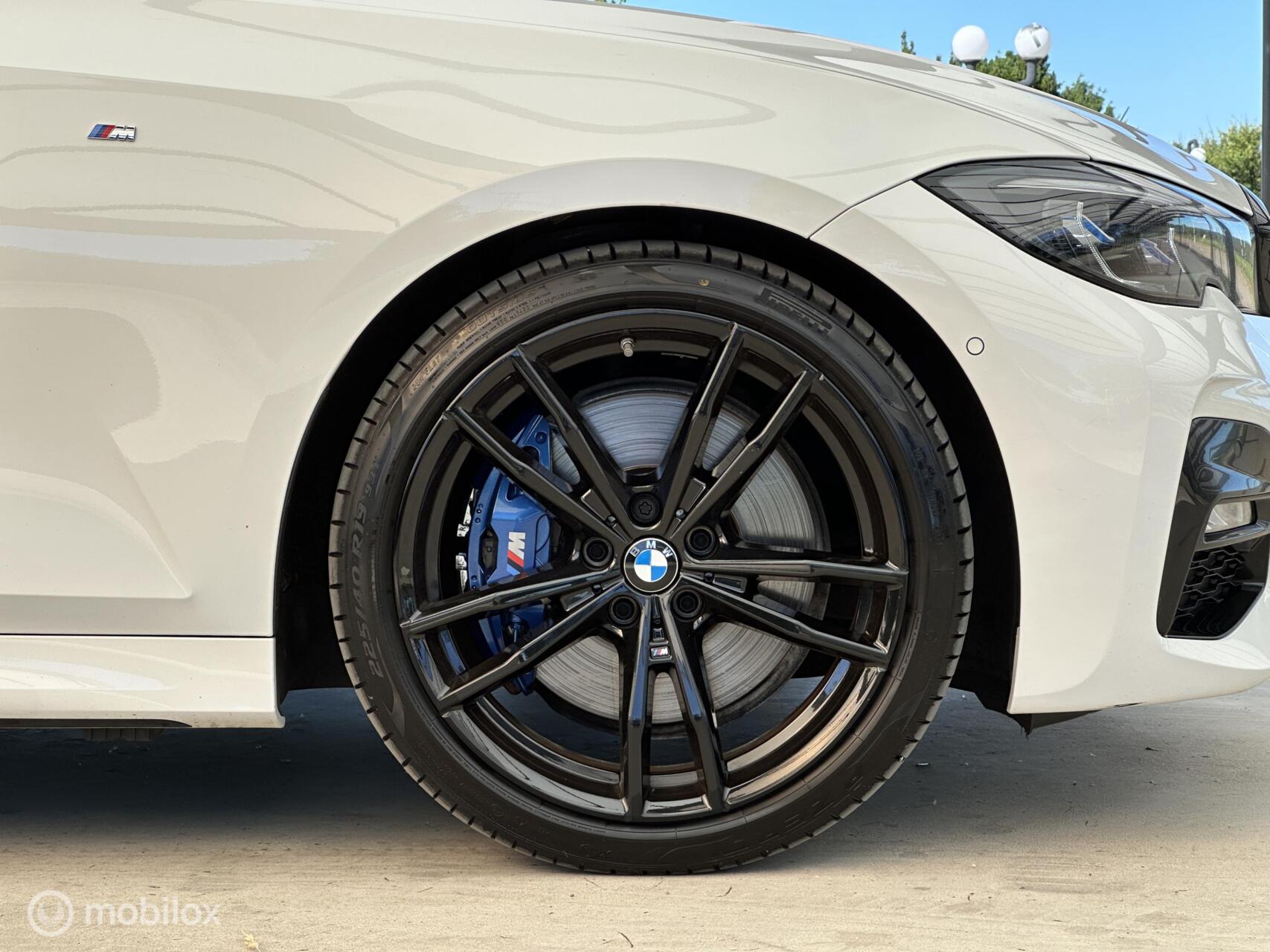 Foto van BMW 330i