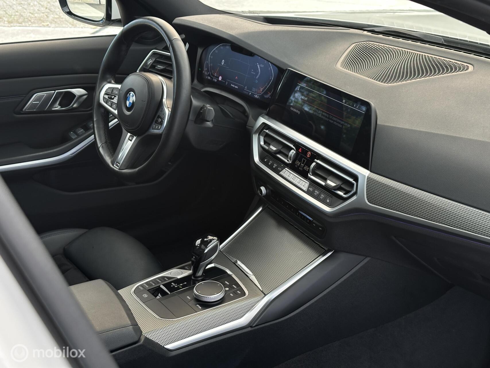 Foto van BMW 330i