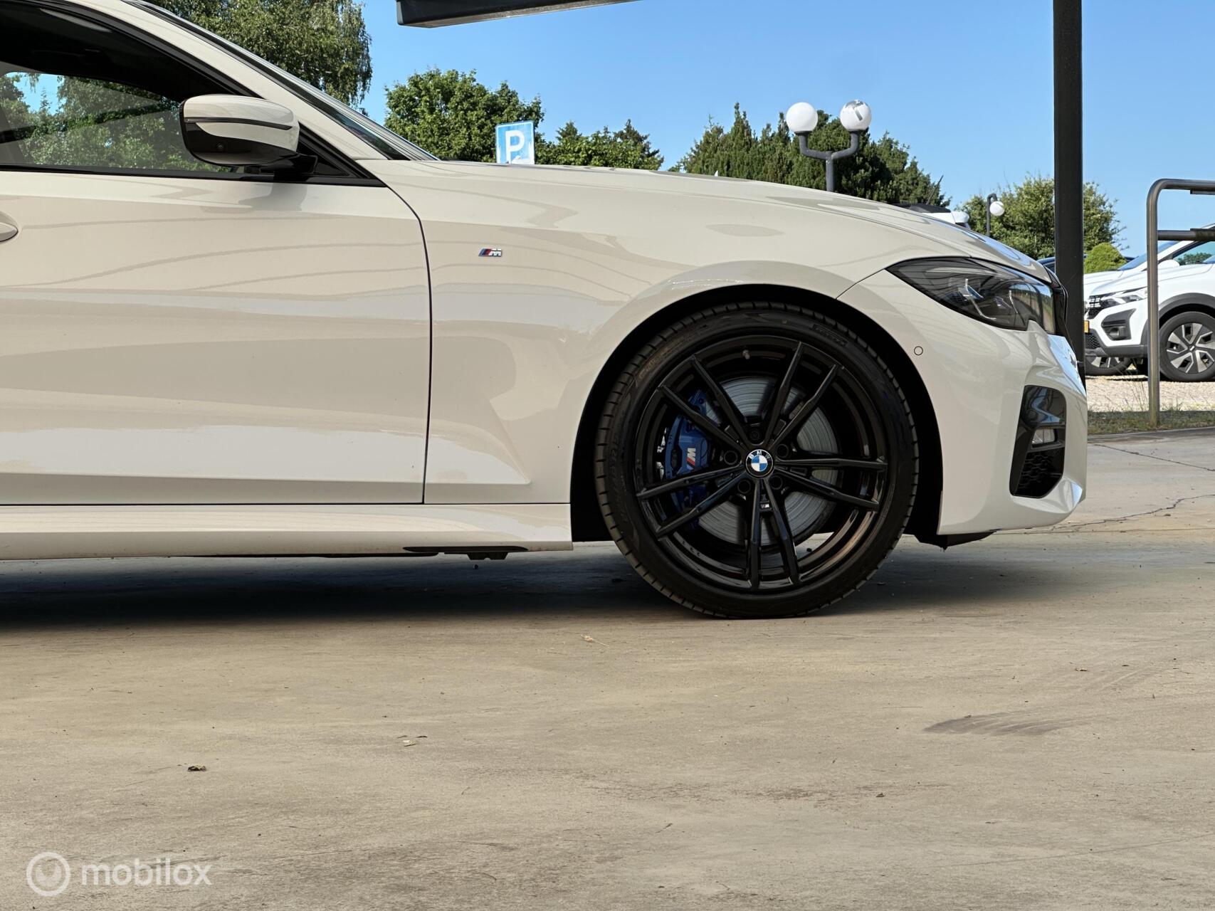 Foto van BMW 330i