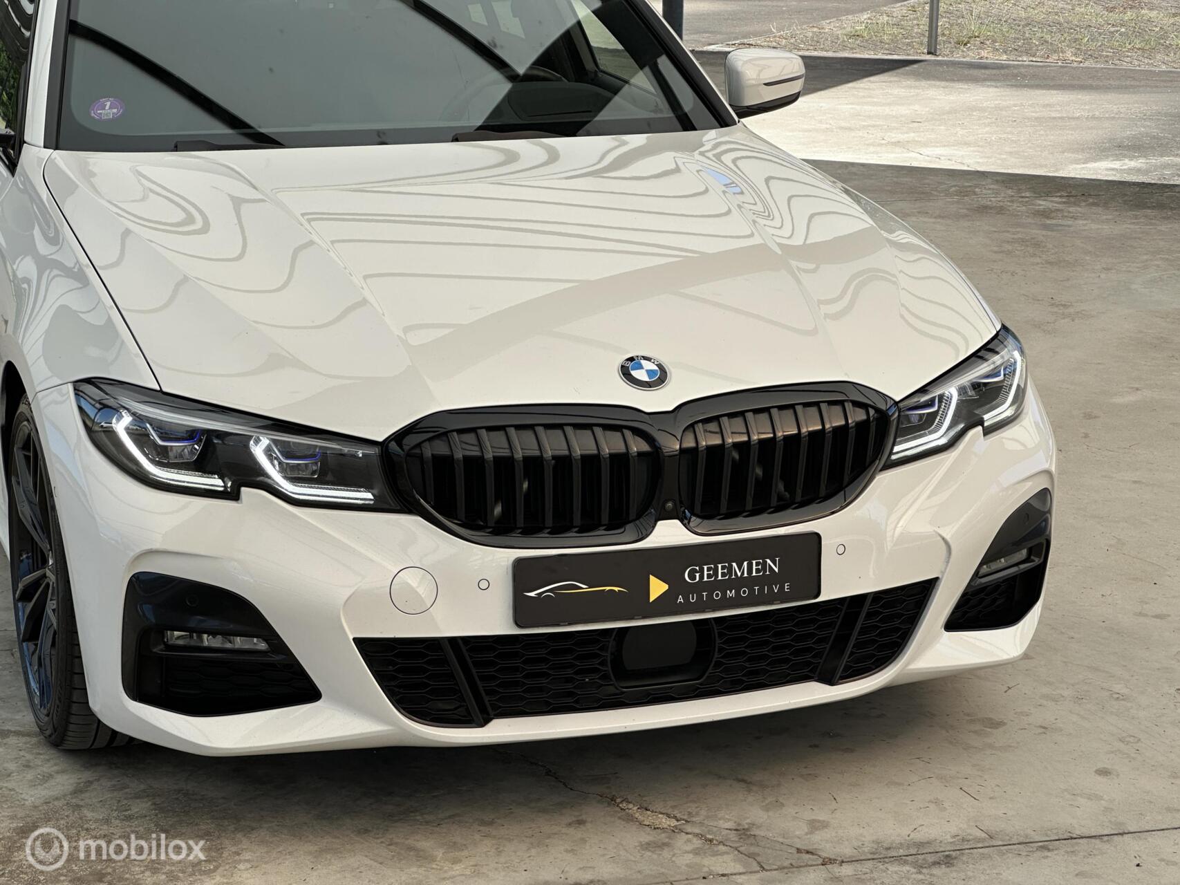Foto van BMW 330i
