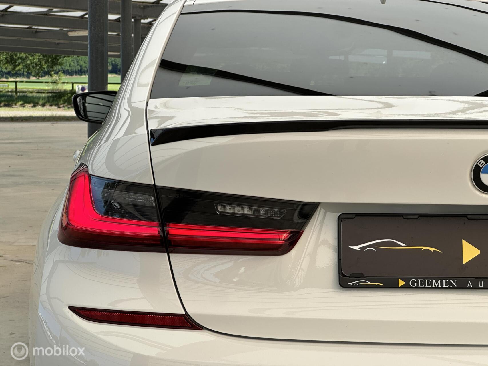 Foto van BMW 330i