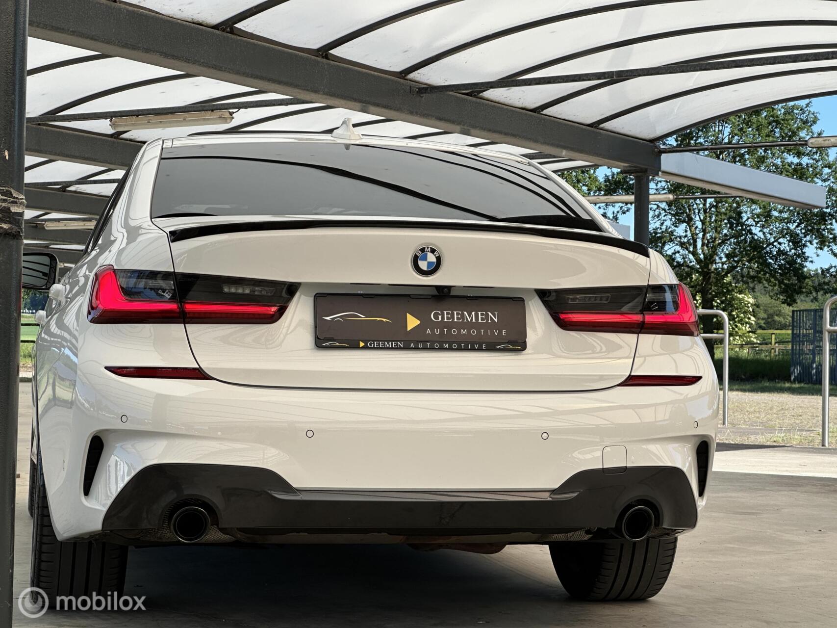 Foto van BMW 330i