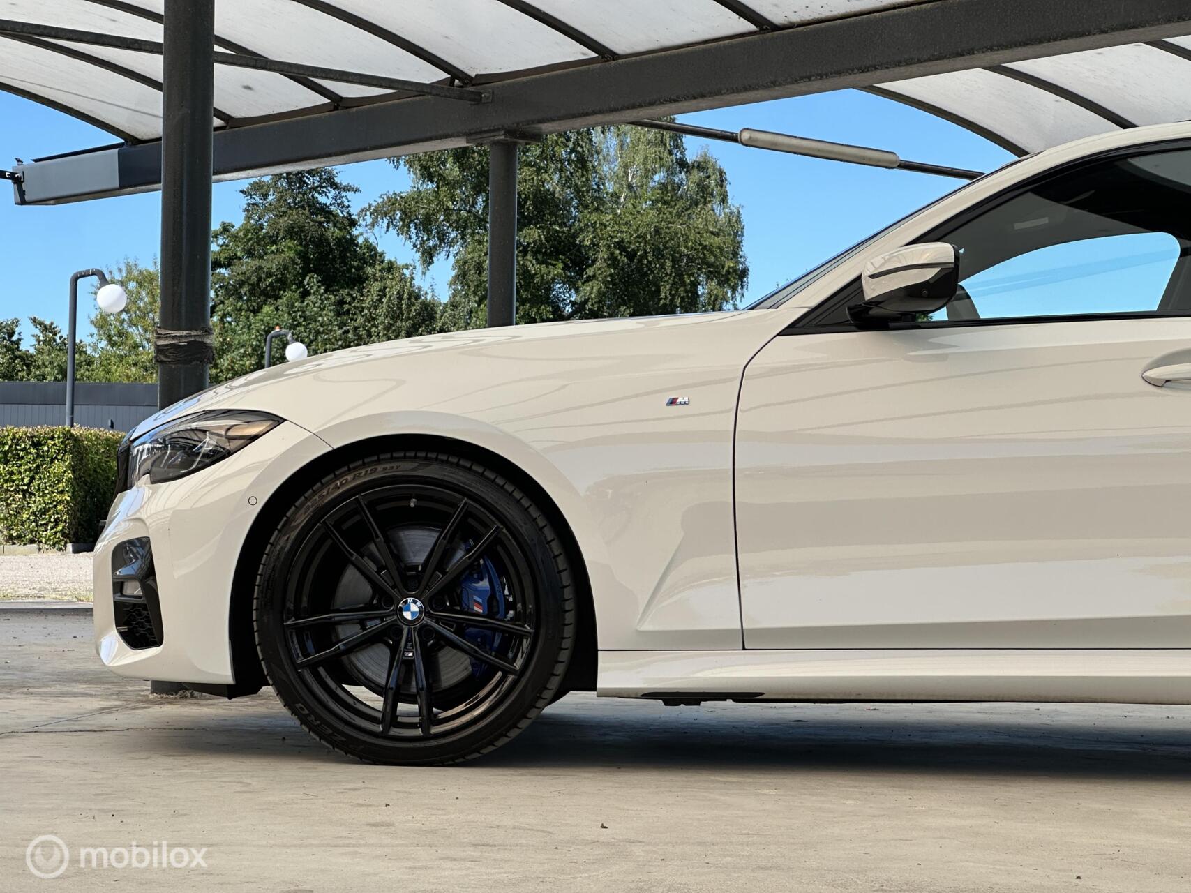 Foto van BMW 330i