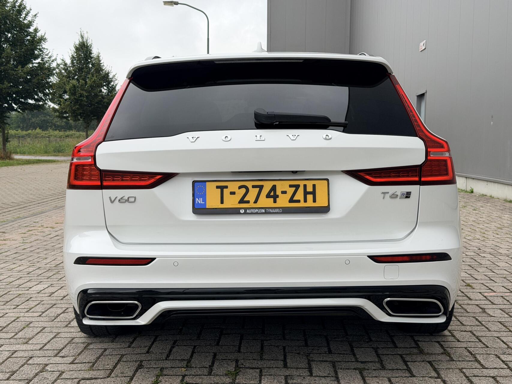 Foto van Volvo V60 T6 Twin Engine