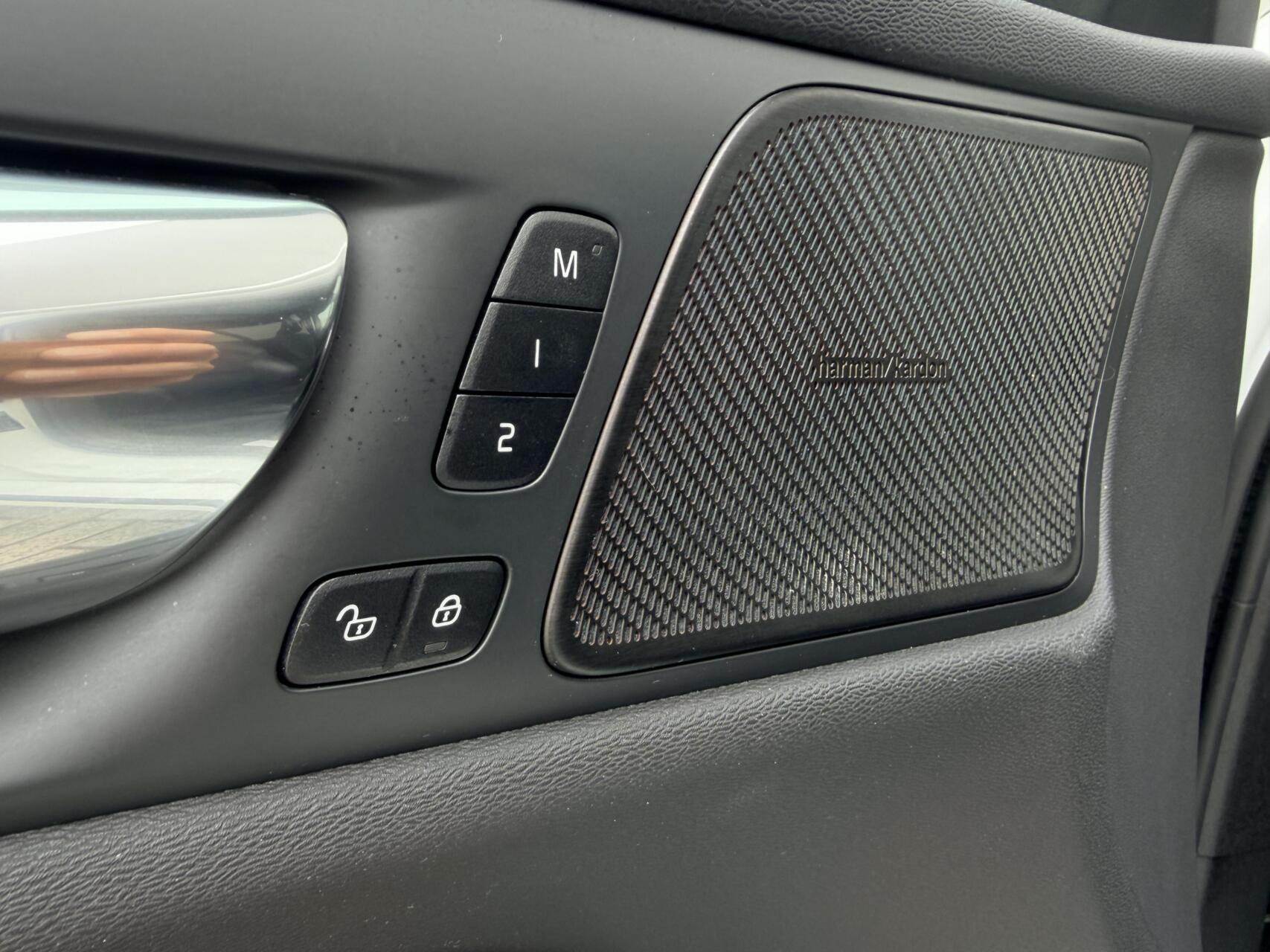 Foto van Volvo V60 T6 Twin Engine