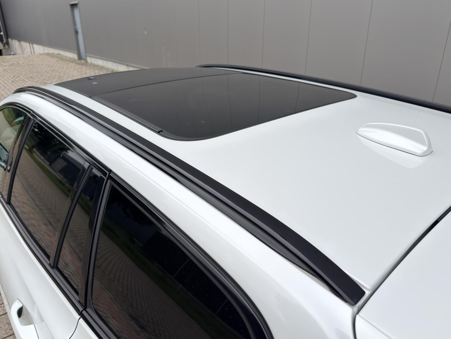 Foto van Volvo V60 T6 Twin Engine