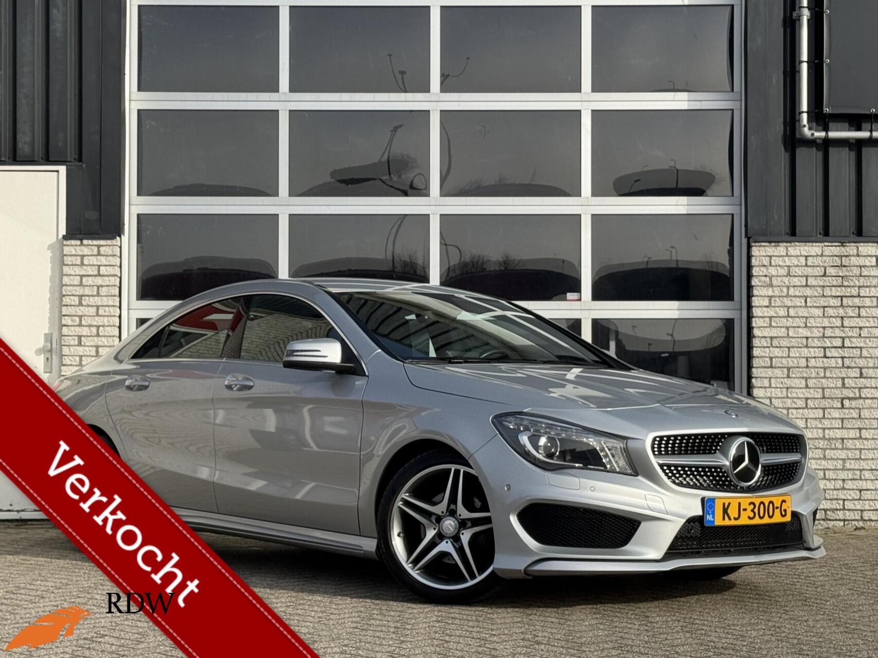 Mercedes-Benz Cla 180 180 AMG Pakket Clima/AdaptCruise/Camera/Stoelverwarming/Bi-Xenon/Navi 2015 - voorkant