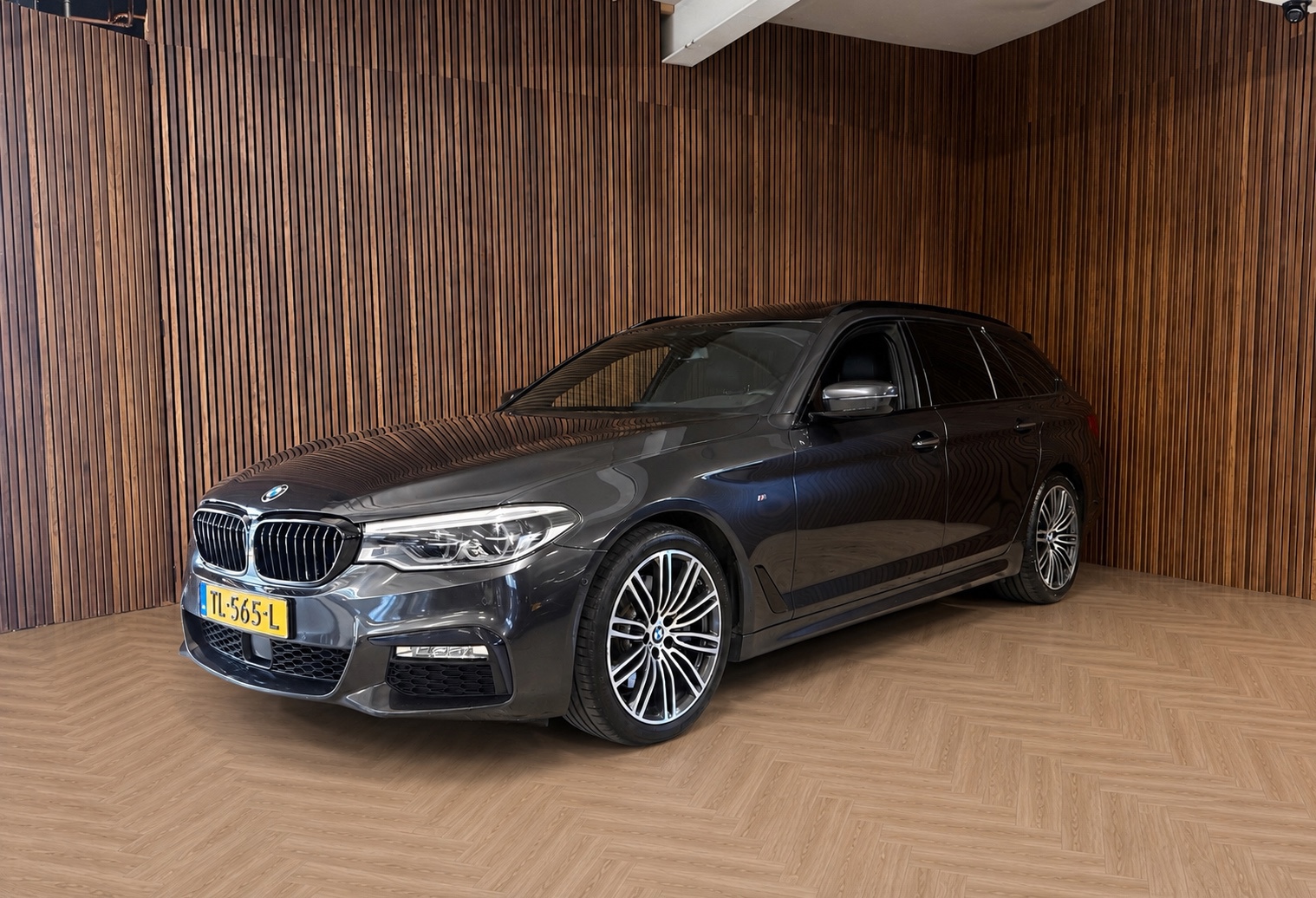 BMW 530i xDrive 530i xDrive High Executive - M Pakket - HUD - Adapt - 2018 - voorkant