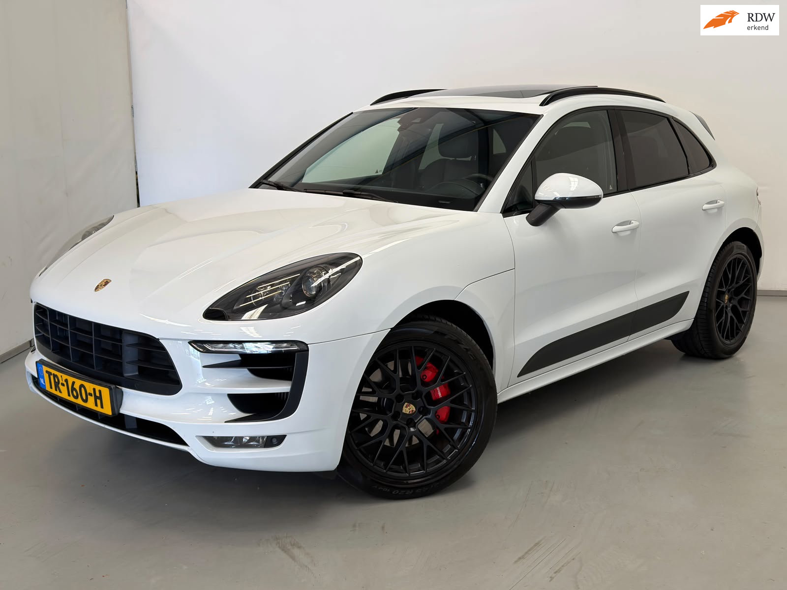 Porsche Macan GTS 3.0 GTS / Pano / Luchtvering / Trekhaak 2017 - voorkant