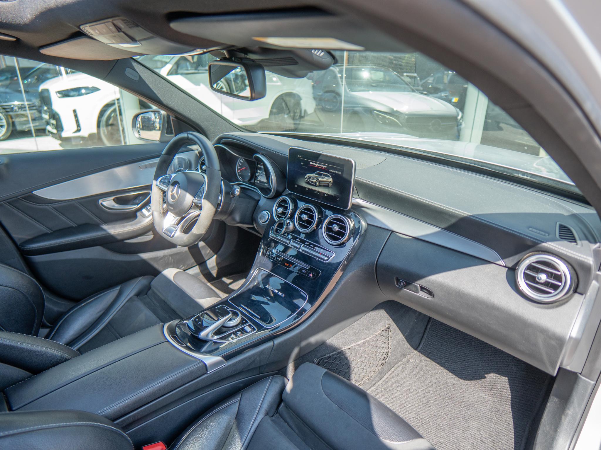Foto van Mercedes-Benz AMG C 63