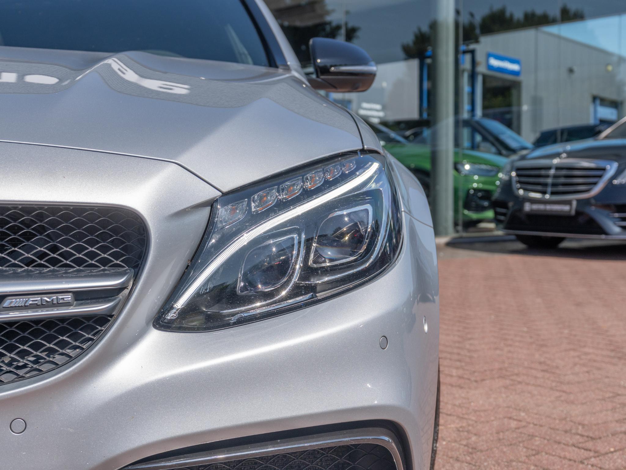 Foto van Mercedes-Benz AMG C 63