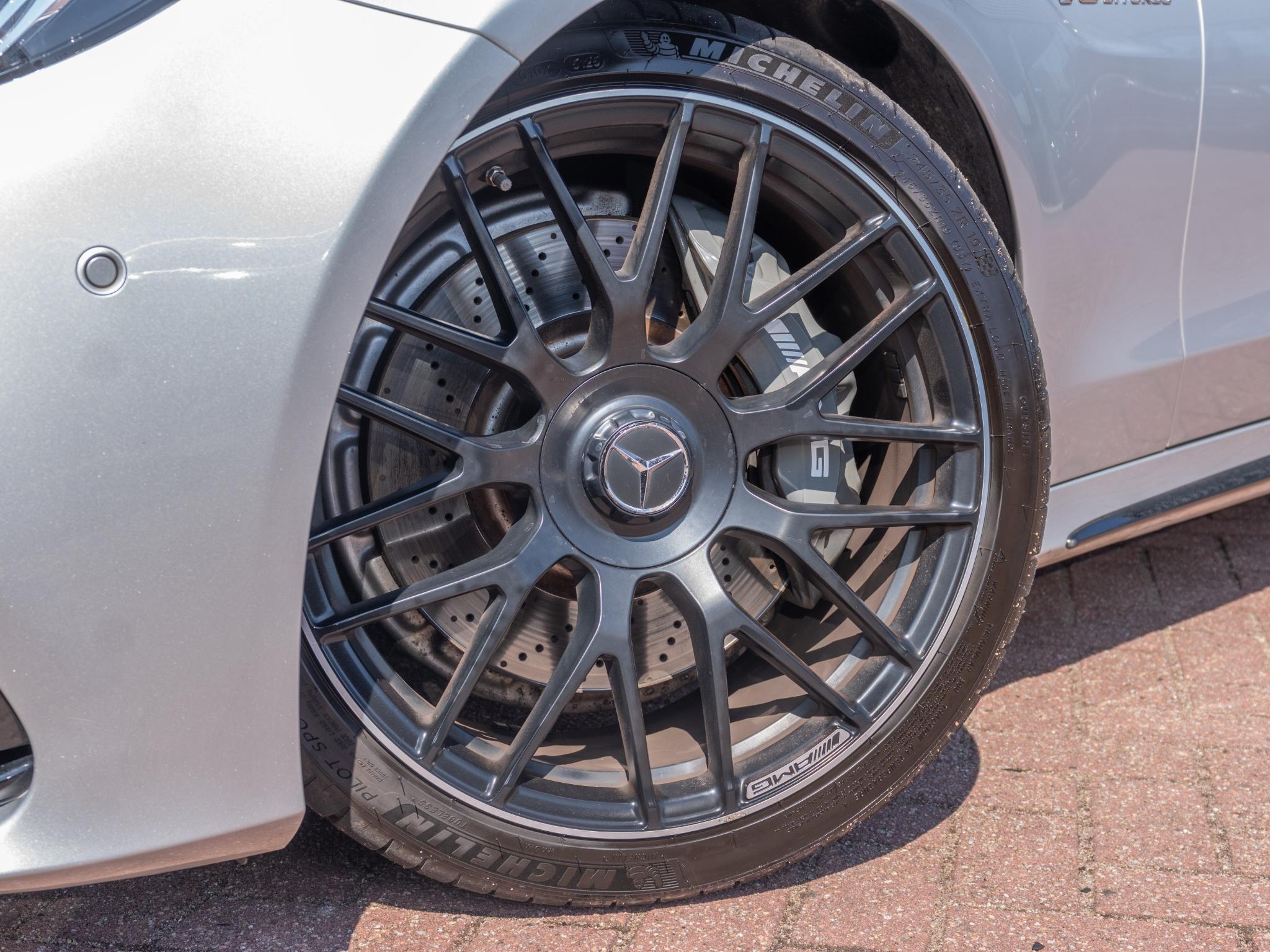Foto van Mercedes-Benz AMG C 63