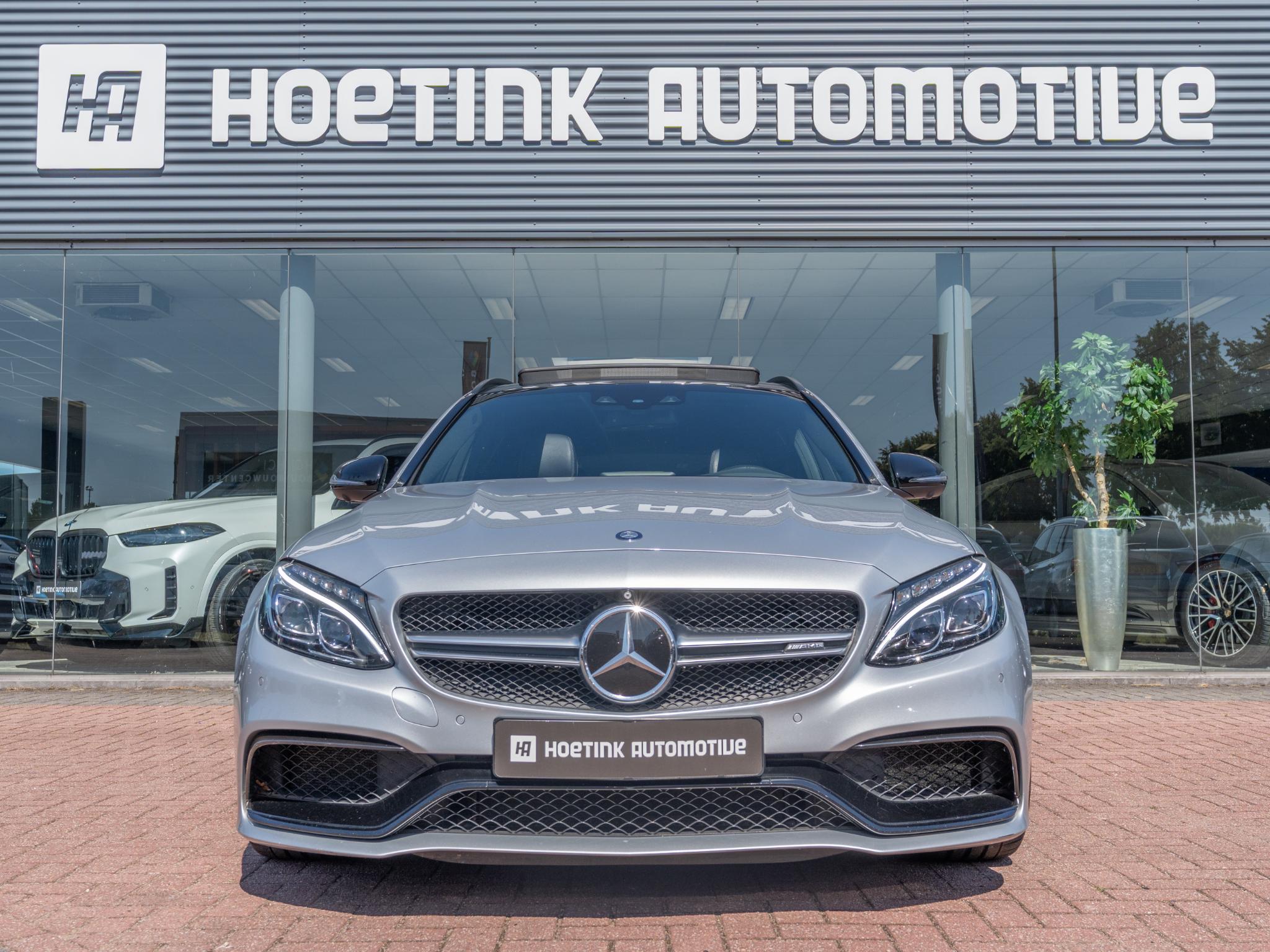Foto van Mercedes-Benz AMG C 63