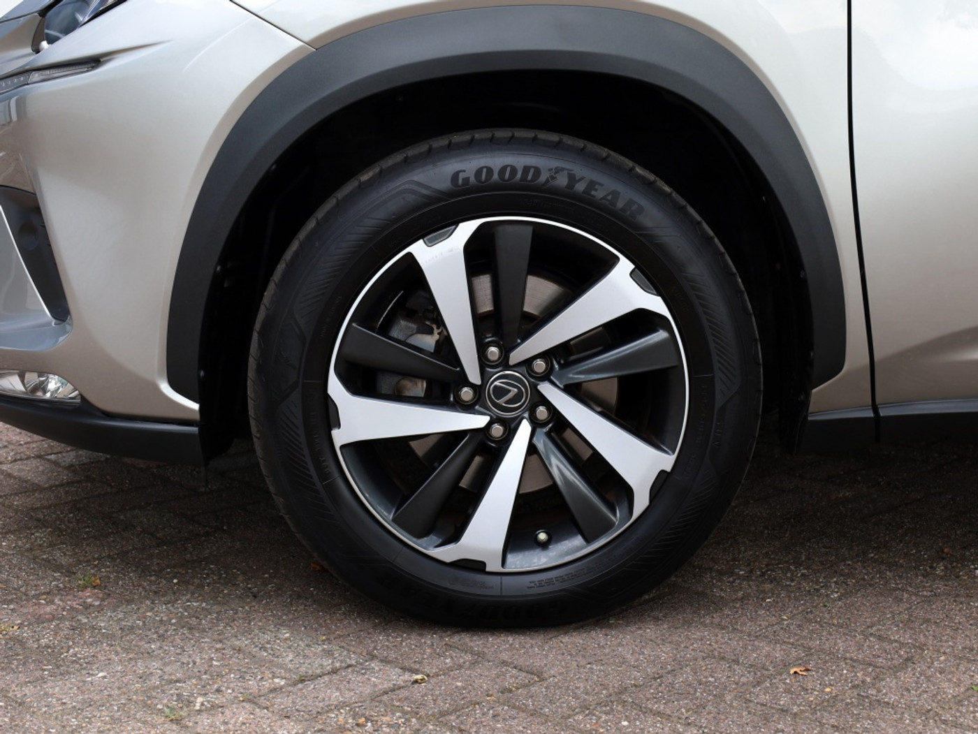 Foto van Lexus Lexus Nx300h