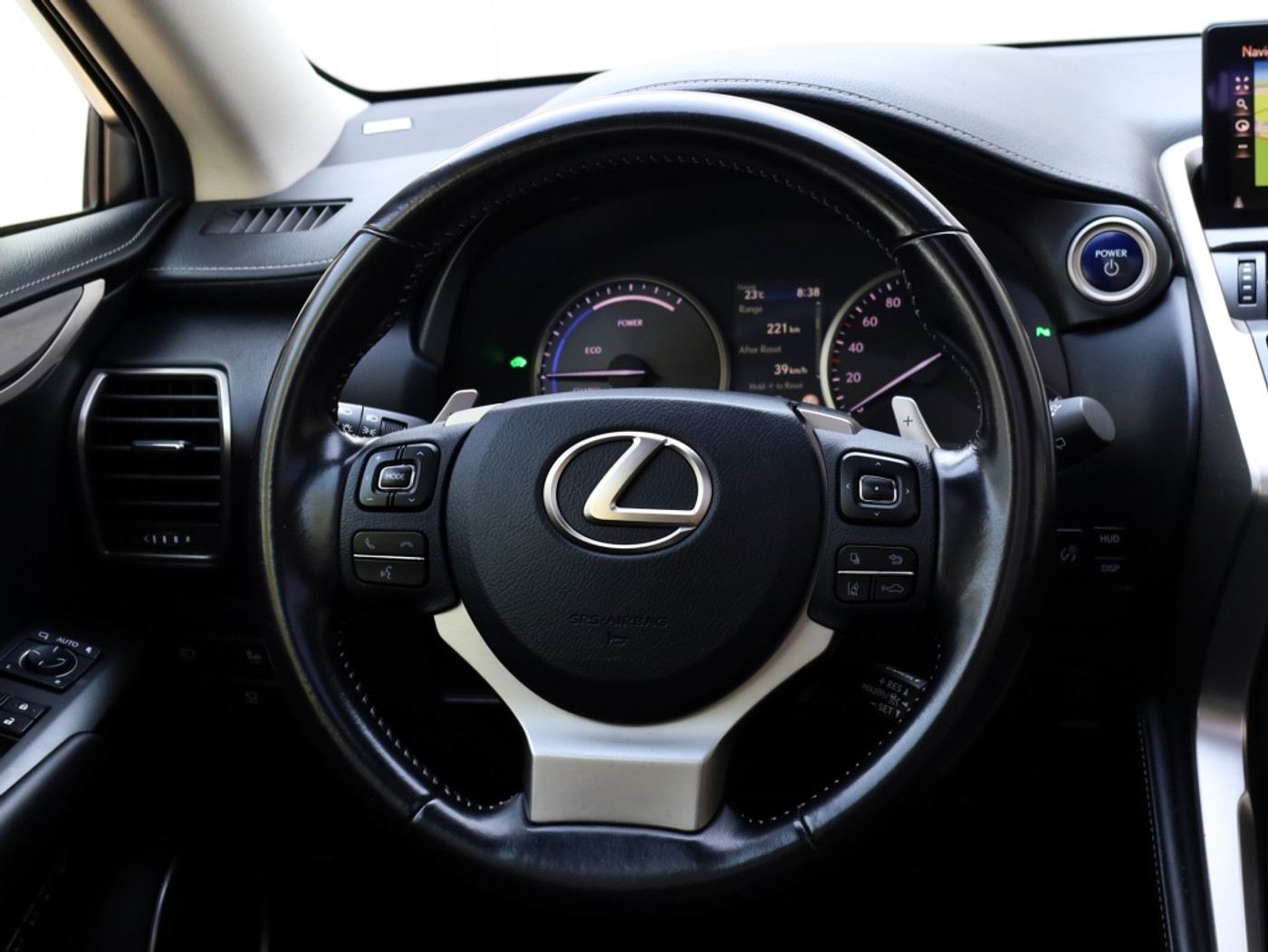 Foto van Lexus Lexus Nx300h